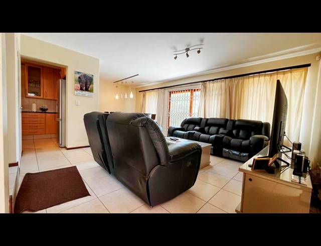 2 BEDROOM HOUSE FOR SALE IN BARBEQUE DOWNS